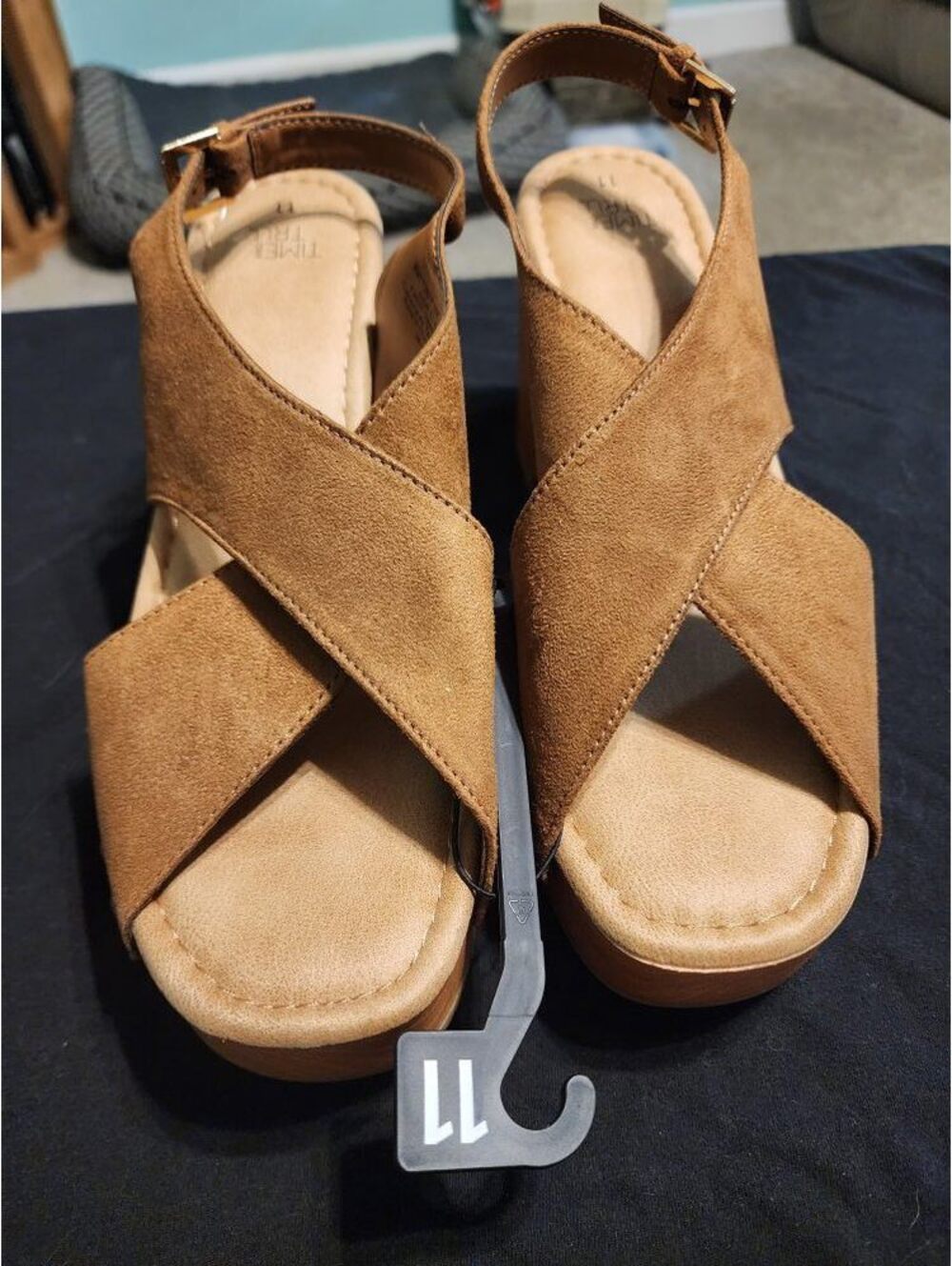 Time and Tru Women's Cognac sandals